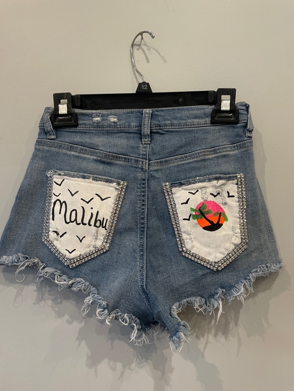 Frayed Light Blue Denim Malibu Patch Shorts rehash brand size 0